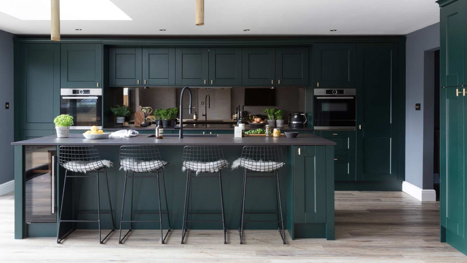 Dark kitchen ideas for those that dare to break the mold - Find Your ...