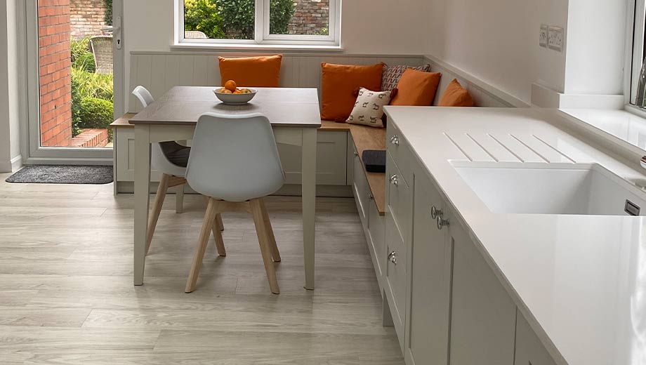 https://www.sigma3.co.uk/_userfiles/images/space-saving-kitchen-ideas-seating-.jpg